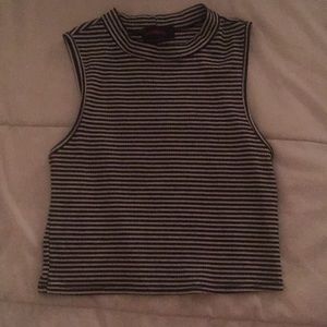 Sleeveless shirt